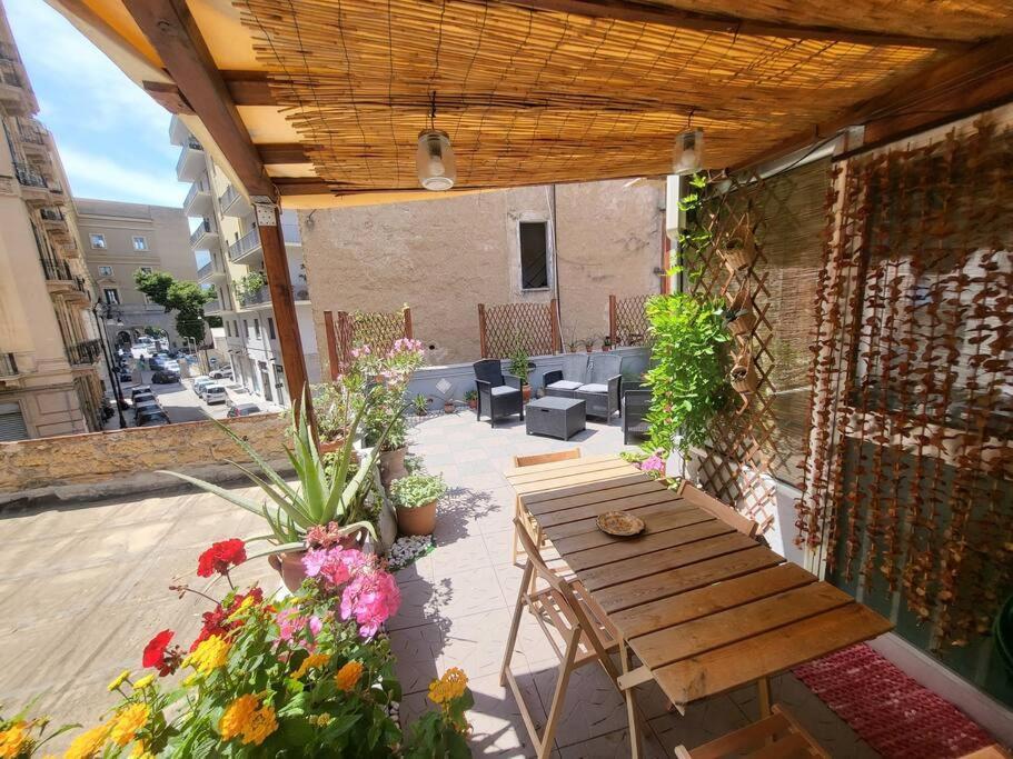 Casetta Poli- Appartamento Con Terrazza - Centro Storico Palermo Eksteriør billede